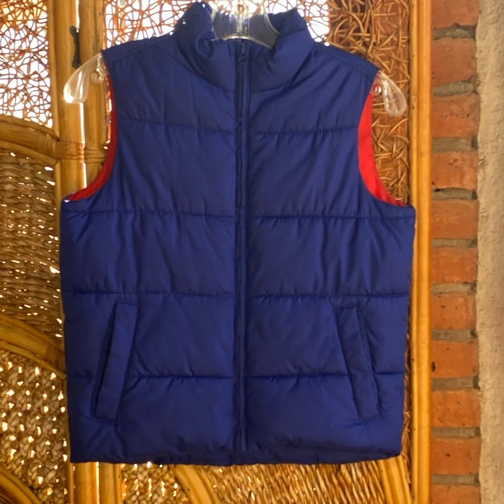 Old Navy Kids Navy and Red Puffer Vest Size M 8. Great Condition